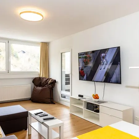 3 Bdr - Jacuzzi - Bbq - Sauna - Roof Apartment