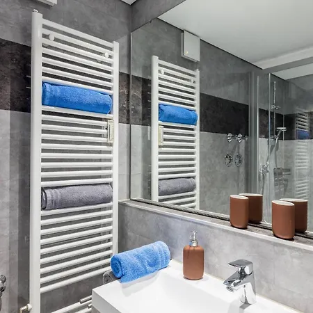 3 Bdr - Jacuzzi - Bbq - Sauna - Roof