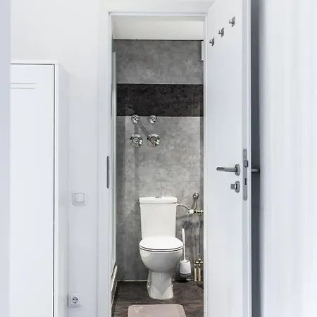 3 Bdr - Jacuzzi - Bbq - Sauna - Roof Apartment